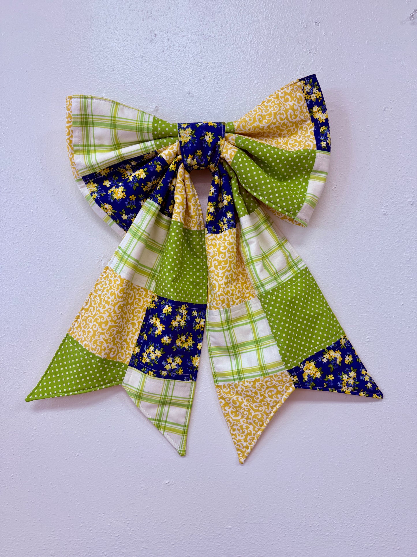 Bow door hanger