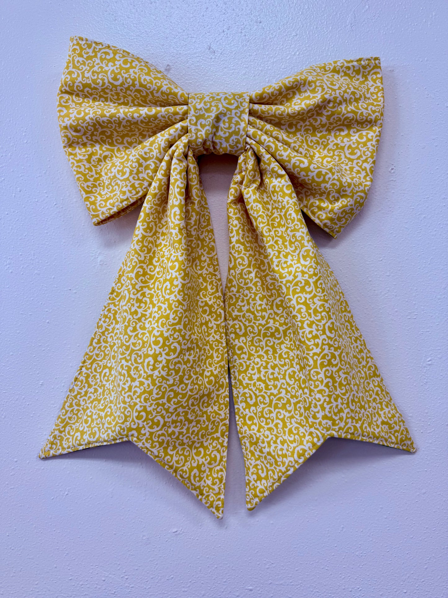 Bow door hanger
